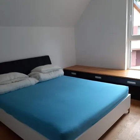 Piekny Duzy Dom 300m Od Plazy Hébergement de vacances